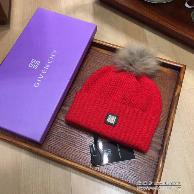 GIVENCHY紀梵希 新款 保暖又時尚兔絨加羊絨圍巾帽子套裝 LLWJ8722